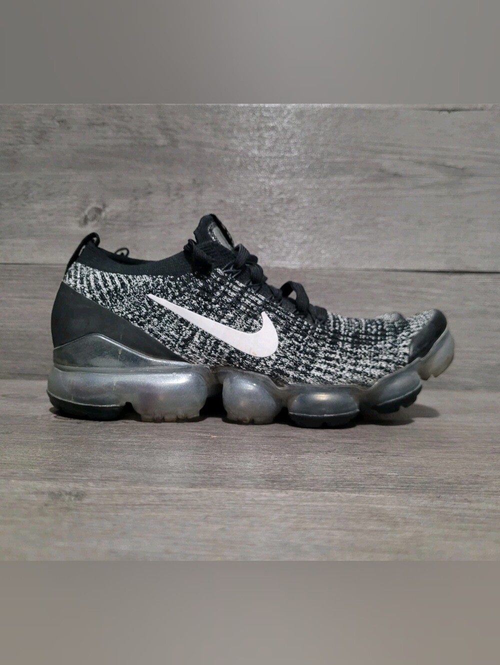 Nike Air Vapormax Flyknit 3 Womens 9 Oreo AJ6910-001 Black Grey